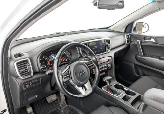 Подержанный автомобиль Kia Sportage 2021 года (16 фото)