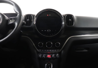 Подержанный автомобиль MINI Countryman 2022 года (14 фото)