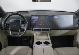 Подержанный автомобиль LiXiang L9 2023 года (12 фото)