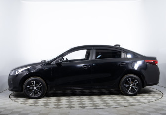 Подержанный автомобиль Kia Rio Sedan 2017 года (8 фото)