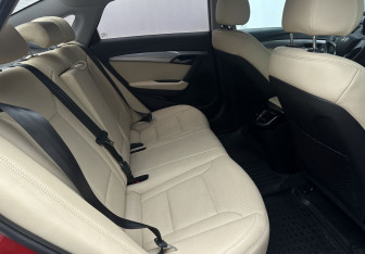 Подержанный автомобиль Hyundai i40 Sedan 2016 года (14 фото)