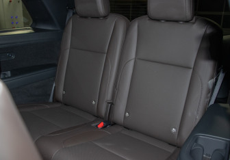 Подержанный автомобиль LiXiang L9 2023 года (10 фото)