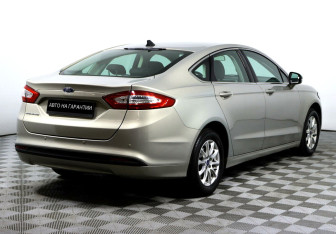 Подержанный автомобиль Ford Mondeo Sedan 2017 года (4 фото)
