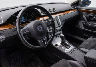 Подержанный автомобиль Volkswagen Passat CC 2013 года (9 фото)