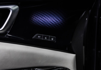 Подержанный автомобиль Kia Carnival 2021 года (22 фото)