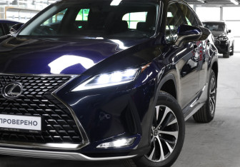 Подержанный автомобиль Lexus RX 2021 года (20 фото)