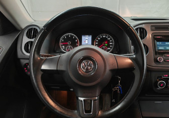 Подержанный автомобиль Volkswagen Tiguan 2012 года (11 фото)