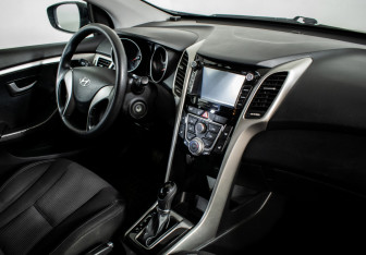 Подержанный автомобиль Hyundai i30 Hatchback 2015 года (10 фото)