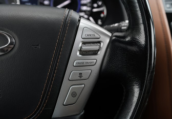 Подержанный автомобиль Infiniti QX80 2020 года (20 фото)