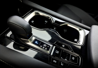 Подержанный автомобиль Lexus RX 2024 года (28 фото)