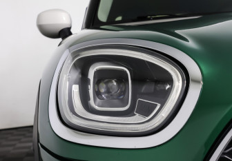 Подержанный автомобиль MINI Countryman 2020 года (23 фото)