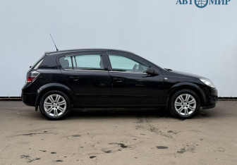 Подержанный автомобиль Opel Astra Hatchback 2008 года (4 фото)