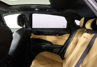 Подержанный автомобиль Changan UNI-V 2023 года (12 фото)