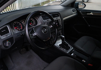 Подержанный автомобиль Volkswagen Golf Hatchback 2012 года (12 фото)