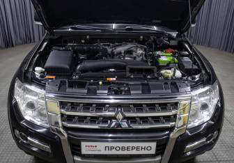Подержанный автомобиль Mitsubishi Pajero 2018 года (9 фото)