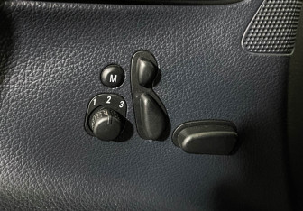 Подержанный автомобиль Mercedes-Benz Viano 2013 года (17 фото)