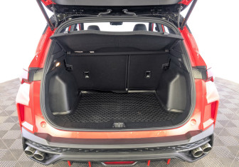 Подержанный автомобиль Geely Coolray 2024 года (10 фото)