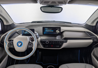 Подержанный автомобиль BMW i3 2018 года (14 фото)