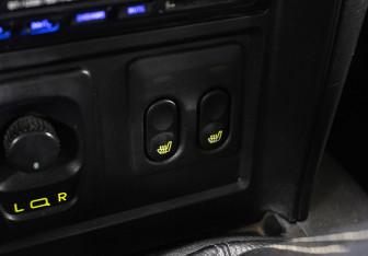 Подержанный автомобиль Chevrolet Niva 2012 года (19 фото)