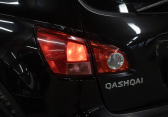 Подержанный автомобиль Nissan Qashqai 2008 года (18 фото)