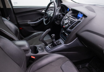 Подержанный автомобиль Ford Focus Sedan 2012 года (9 фото)