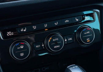 Подержанный автомобиль Volkswagen Tiguan 2019 года (17 фото)