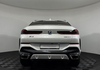 Подержанный автомобиль BMW X6 2020 года (4 фото)
