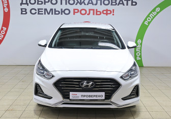 Подержанный автомобиль Hyundai Sonata 2019 года (2 фото)