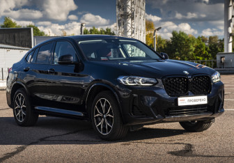 Подержанный автомобиль BMW X4 2022 года (3 фото)