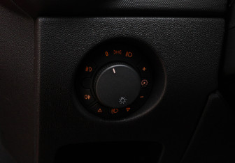 Подержанный автомобиль Opel Corsa 2008 года (11 фото)
