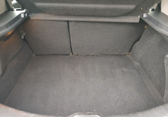 Подержанный автомобиль Renault Megane Hatchback 2012 года (12 фото)