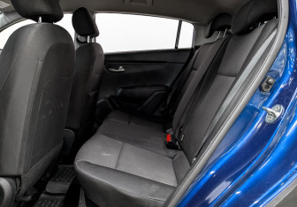 Подержанный автомобиль Kia Rio Hatchback 2021 года (18 фото)