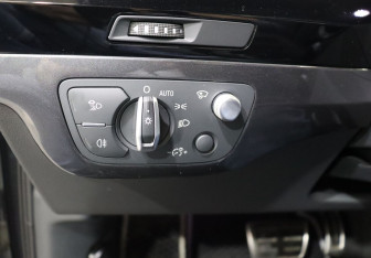 Подержанный автомобиль Audi Q7 2018 года (13 фото)