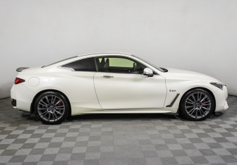 Подержанный автомобиль Infiniti Q60 Coupe 2017 года (4 фото)