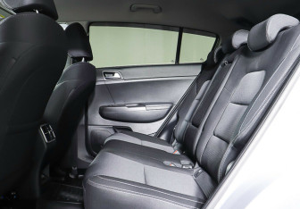 Подержанный автомобиль Kia Sportage 2018 года (15 фото)