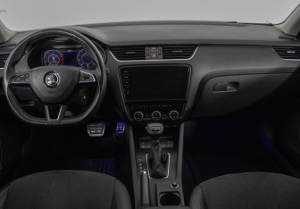 Подержанный автомобиль Skoda Octavia Liftback 2017 года (13 фото)