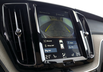 Подержанный автомобиль Volvo XC60 2018 года (17 фото)