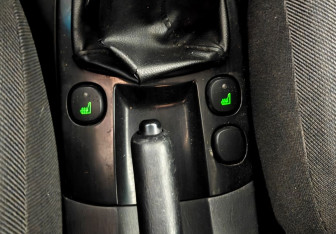 Подержанный автомобиль Ford Focus Sedan 2004 года (15 фото)