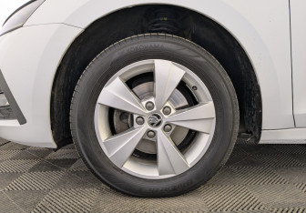 Подержанный автомобиль Skoda Octavia Liftback 2021 года (12 фото)