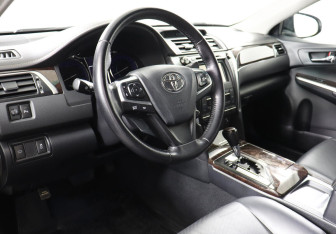 Подержанный автомобиль Toyota Camry Sedan 2015 года (7 фото)