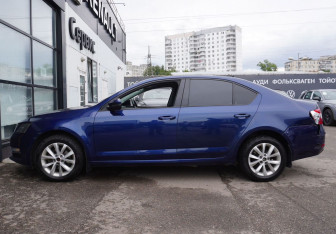 Подержанный автомобиль Skoda Octavia Liftback 2017 года (8 фото)