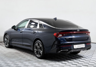 Подержанный автомобиль Kia K5 2021 года (7 фото)