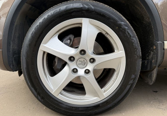 Подержанный автомобиль Volkswagen Touareg 2013 года (9 фото)