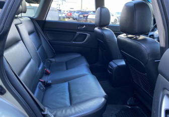 Подержанный автомобиль Subaru Outback Wagon 2006 года (21 фото)