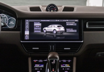 Подержанный автомобиль Porsche Cayenne 2019 года (18 фото)