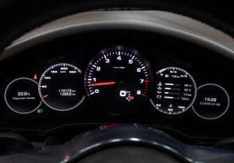 Подержанный автомобиль Porsche Cayenne 2018 года (11 фото)