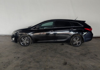 Подержанный автомобиль Hyundai i40 Wagon 2013 года (8 фото)