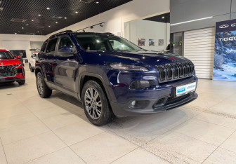 Подержанный автомобиль Jeep Cherokee 2014 года (3 фото)