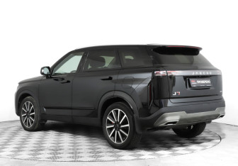 Подержанный автомобиль Jaecoo J7 2023 года (7 фото)