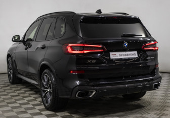 Подержанный автомобиль BMW X5 2019 года (7 фото)